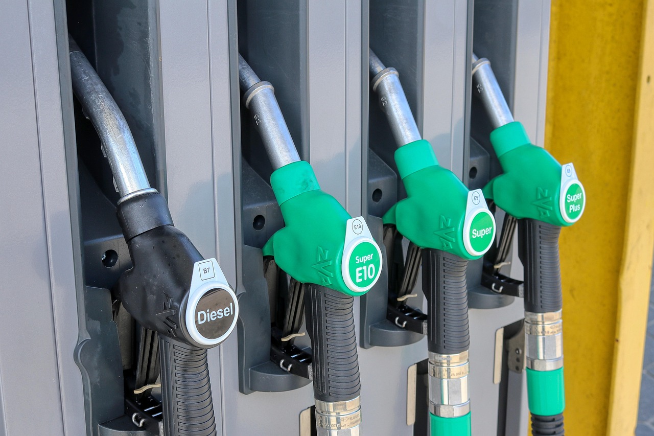 En este momento estás viendo ¿Diésel, gasolina, híbrido o eléctrico? La guía definitiva para elegir coche de ocasión en 2025